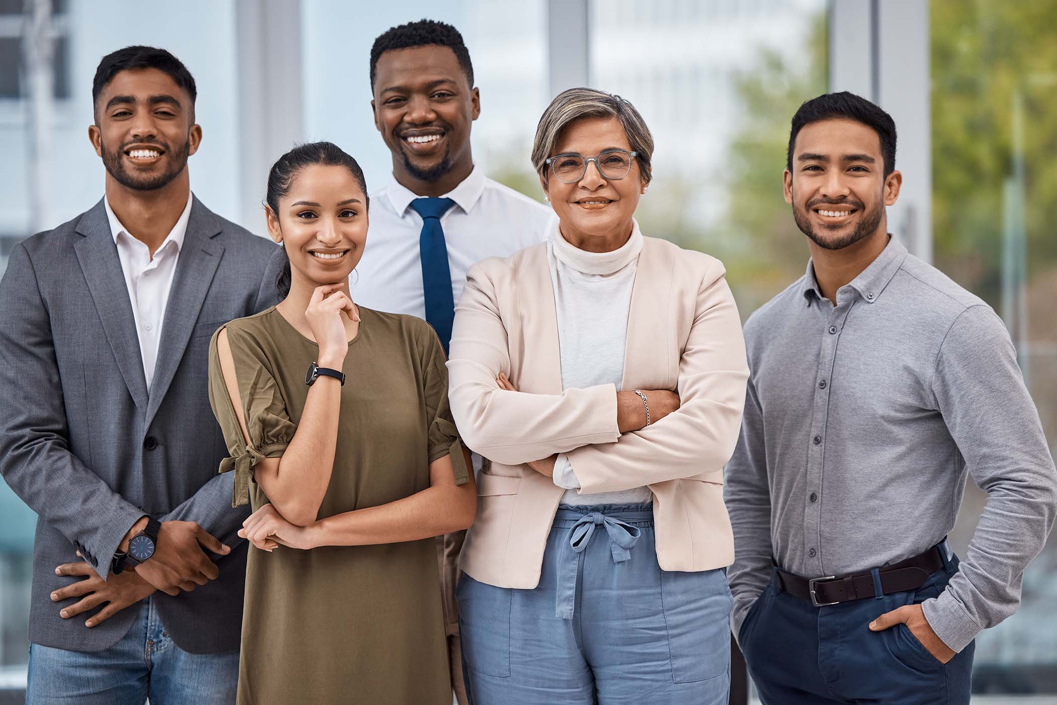 portrait-of-a-group-of-businesspeople-working-toge-SW8YV3K.jpg